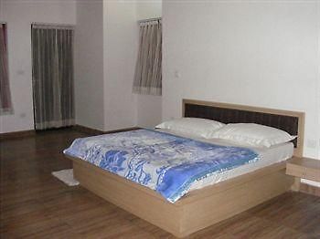 Sea Hawk Inn Bhimtal Exterior photo