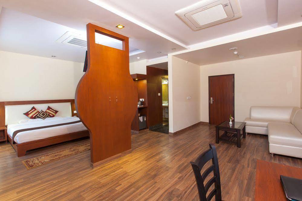Sea Hawk Inn Bhimtal Exterior photo